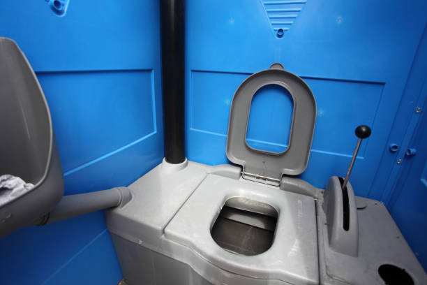 Best Portable restroom trailer rental  in Ntgomery City, MO