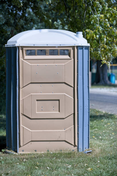 Best Portable restroom trailer rental  in Ntgomery City, MO